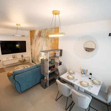Nord Luxury In Odyssey Spa&pool-parking Apartment