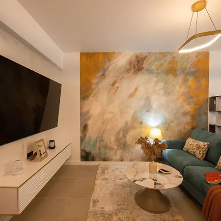 Nord Luxury In Odyssey Spa&pool-parking Apartment